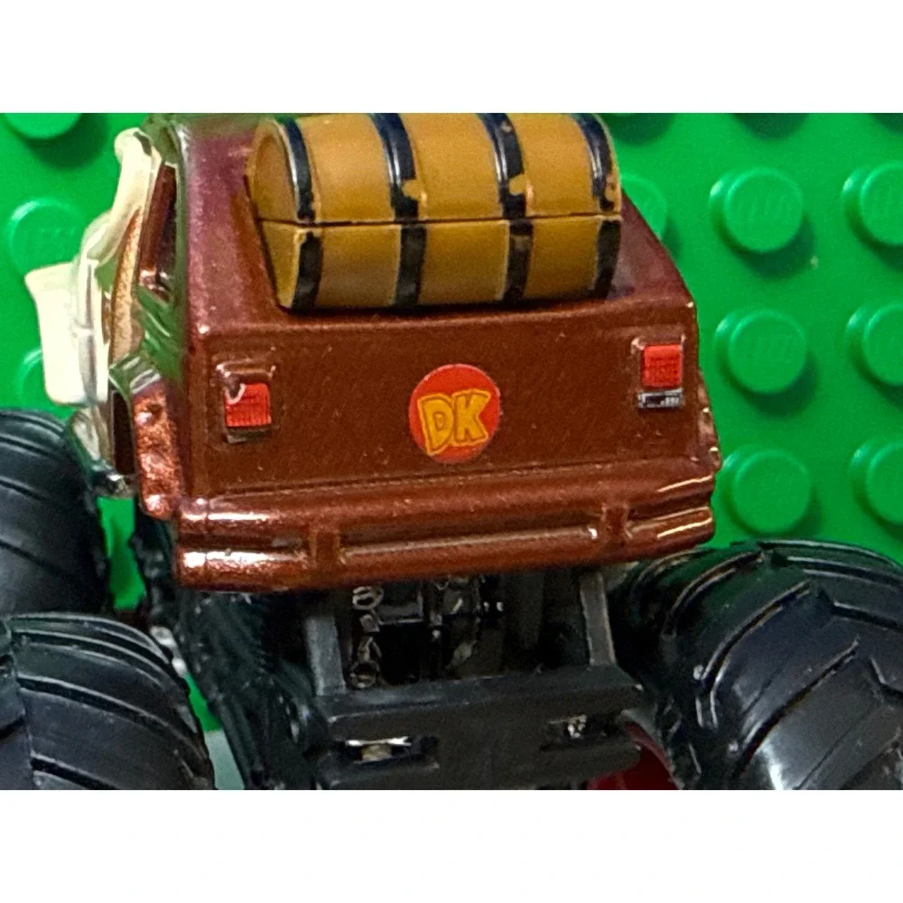 Hot Wheels Monster Trucks Donkey Kong Nintendo Diecast Brown 1:64 Scale